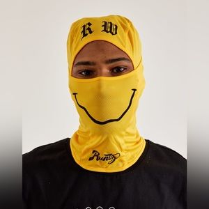 Runtz Mens Life Mask Yellow Smiley Smile Face Cover NEW $32‎